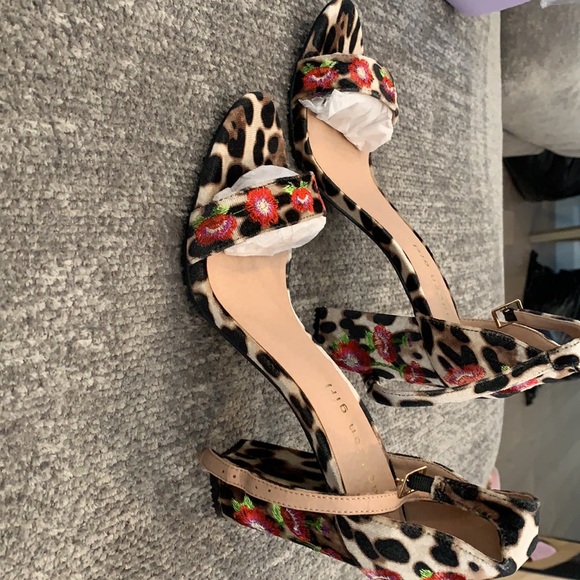 Open toe heeled-sandal - Picture 4 of 6